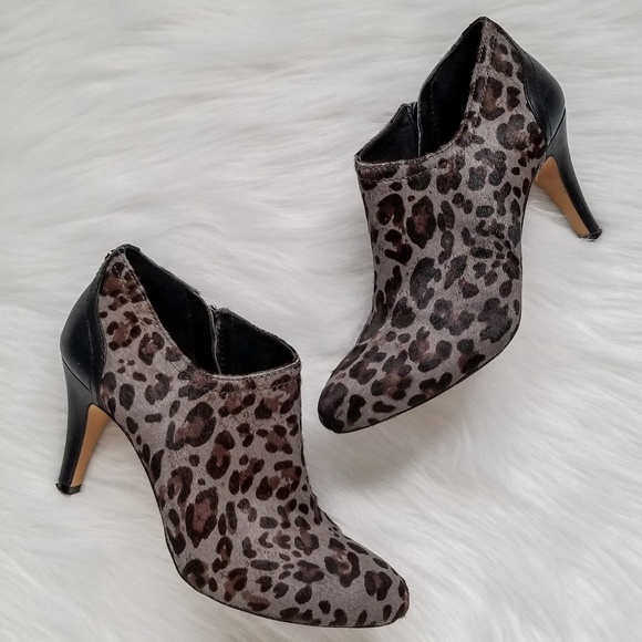 vince camuto vemmey booties